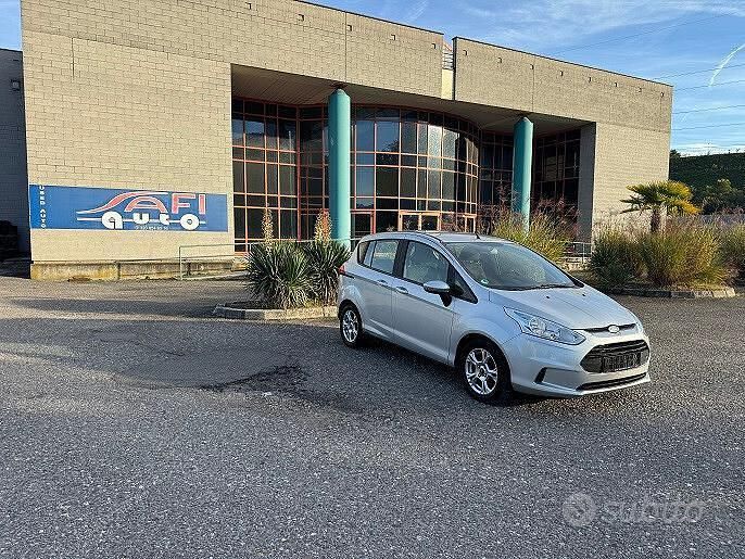 Usata Ford B-MAX Business Edition 104 CV (76 kW) 2015 Grigio Monovolume
