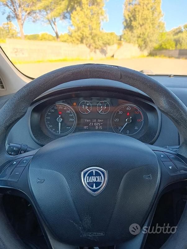 Gebraucht Lancia Delta 105 PS (77 kW) 2014 Kleinwagen