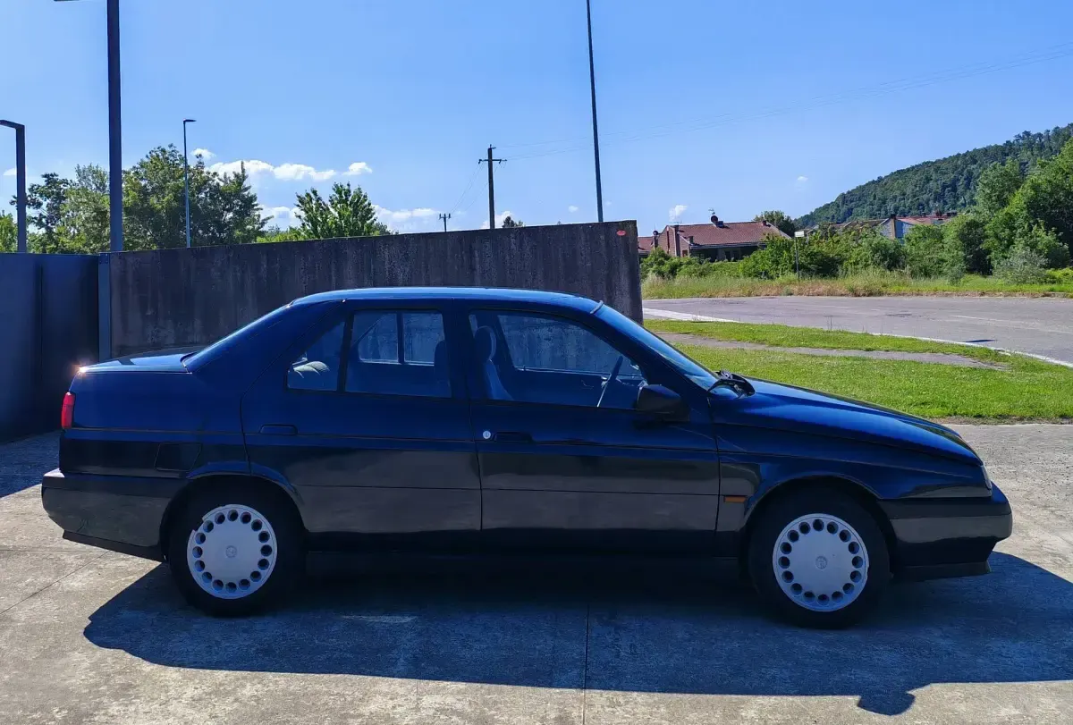 Usata Alfa Romeo 155 144 CV (105 kW) 1992 Blu Berlina