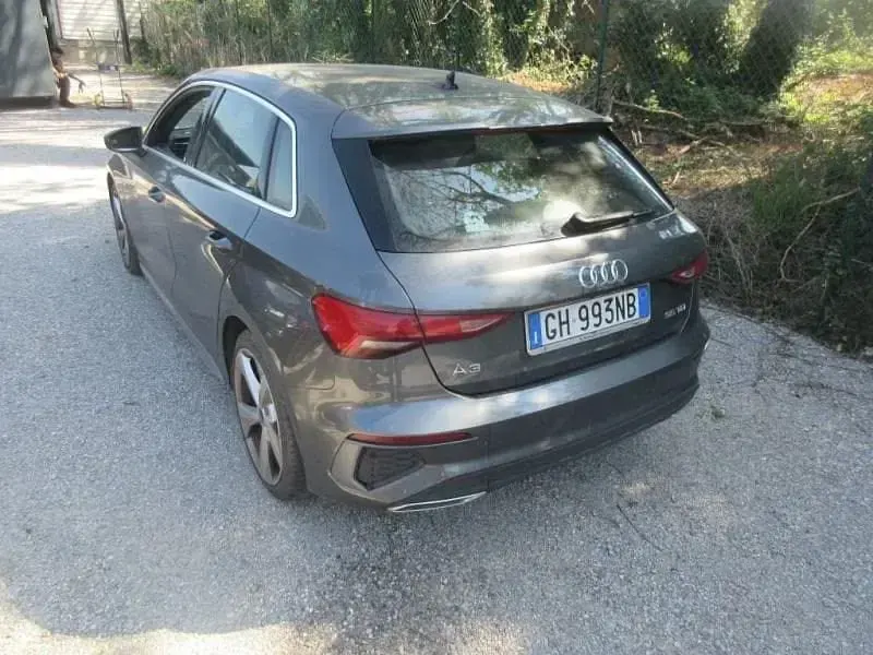 Usata Audi A3 Sportback S-Line 150 CV (110 kW) 2021 Grigio scuro Utilitaria