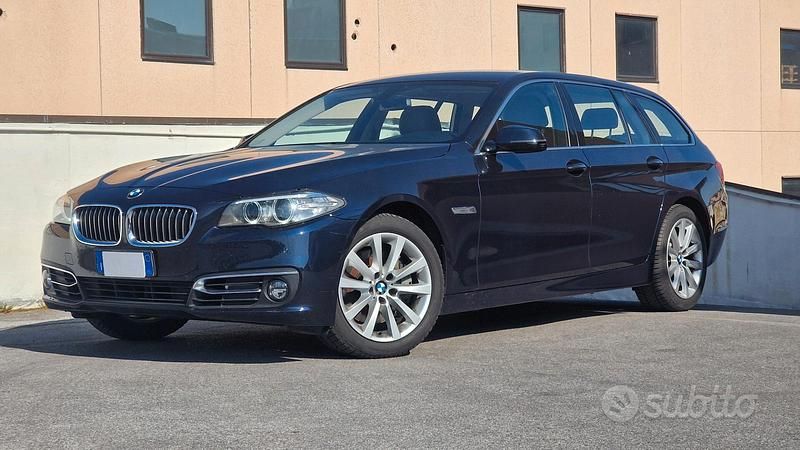 Usata BMW 525 Luxury Line 218 CV (160 kW) 2016 Blu Station wagon