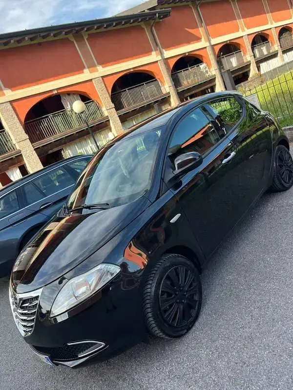 Usata Lancia Ypsilon Platinum 69 CV (50 kW) 2013 Utilitaria