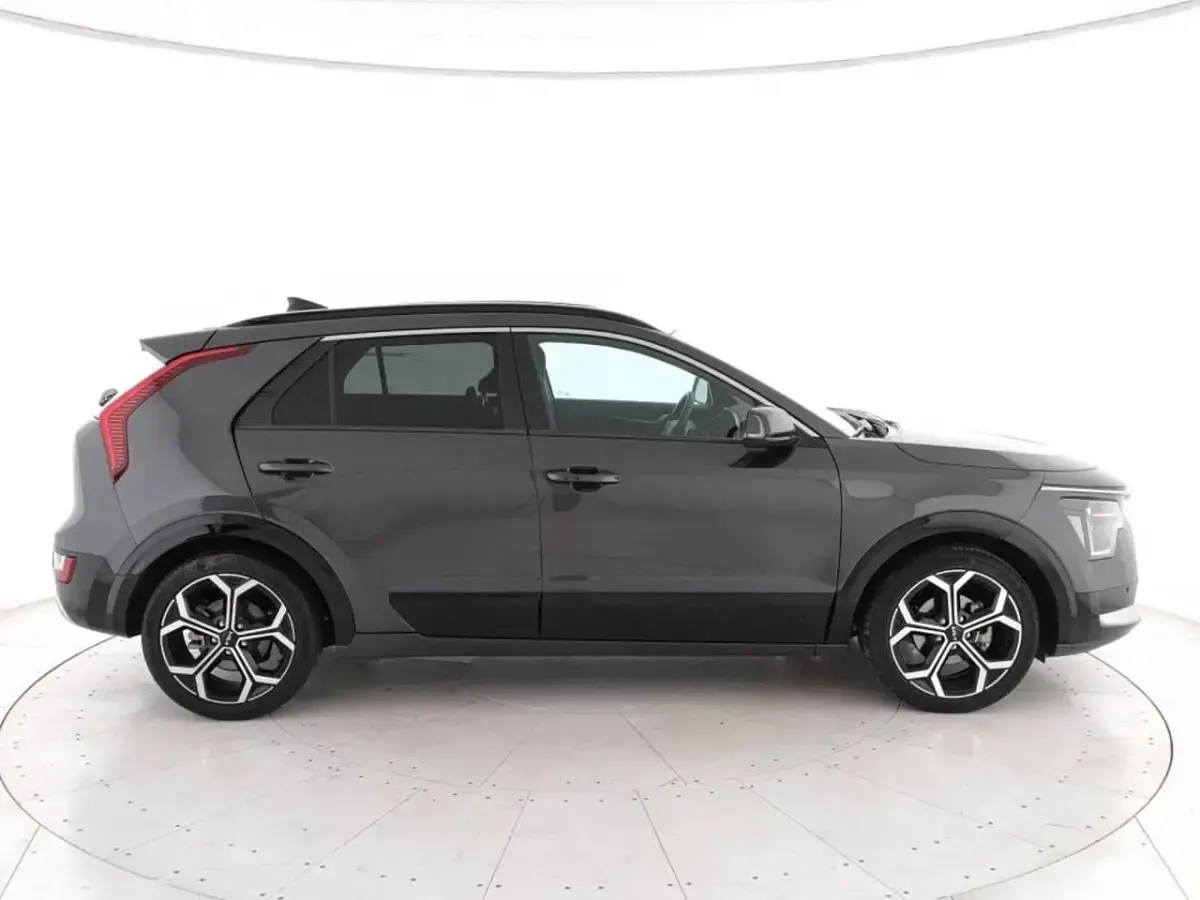 Usata Kia Niro 105 CV (77 kW) 2023 Grigio SUV