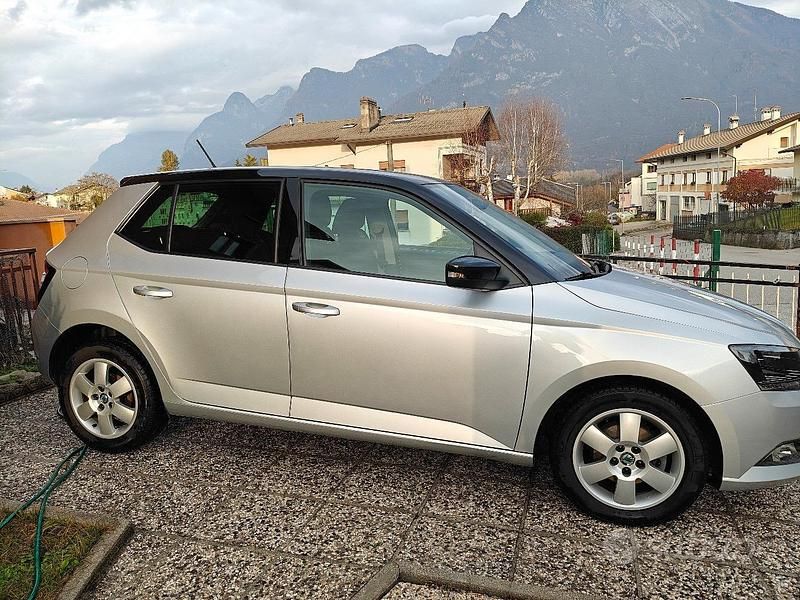 Usata Skoda Fabia 75 CV (55 kW) 2016 Grigio Berlina