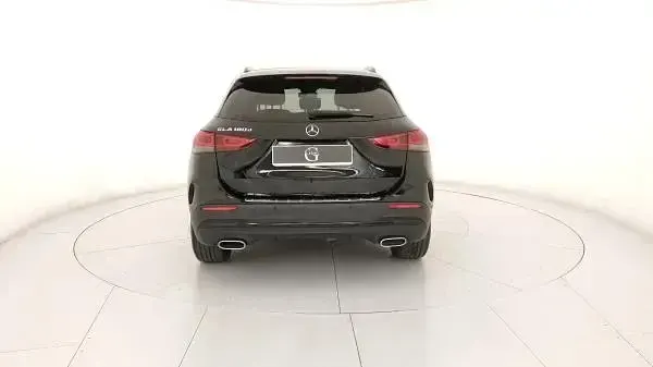 Usata Mercedes GLA180 Premium 116 CV (85 kW) 2023 Nero SUV