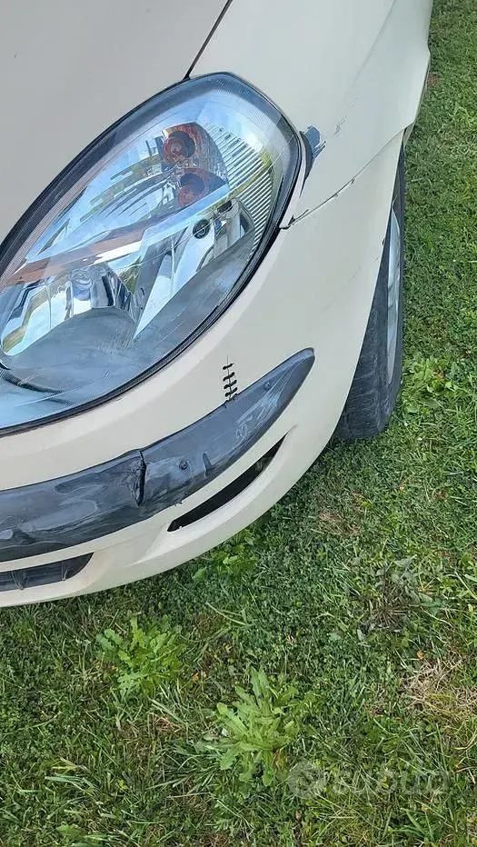 Usata Lancia Ypsilon 60 CV (44 kW) 2003 Giallo Utilitaria