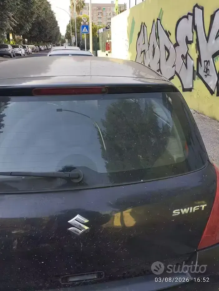 Usata Suzuki Swift 92 CV (67 kW) 2005 Nero Utilitaria