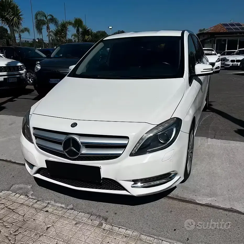 Usata Mercedes B200 Premium 136 CV (100 kW) 2013 Bianco Utilitaria