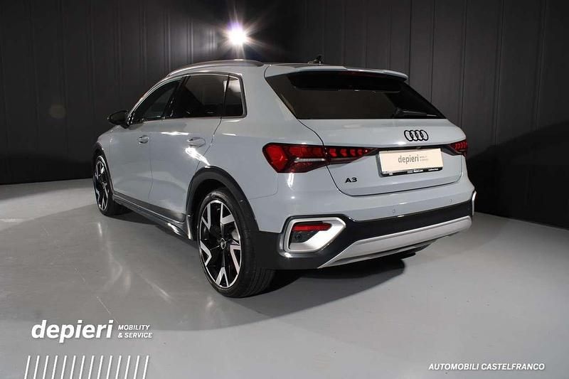 Usata Audi A3 Ambiente 150 CV (110 kW) 2024 Grigio Utilitaria