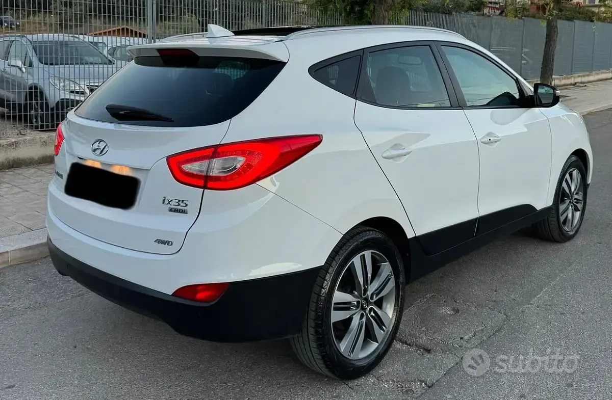 Usata Hyundai ix35 Xpossible 136 CV (100 kW) 2015 Bianco SUV