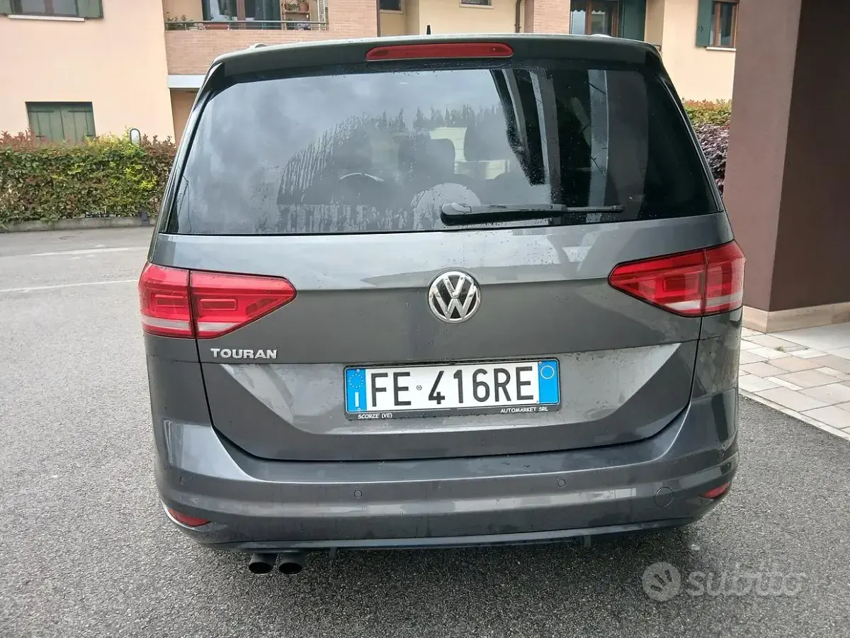 Usata VW Touran Executive 150 CV (110 kW) 2016 Grigio Monovolume