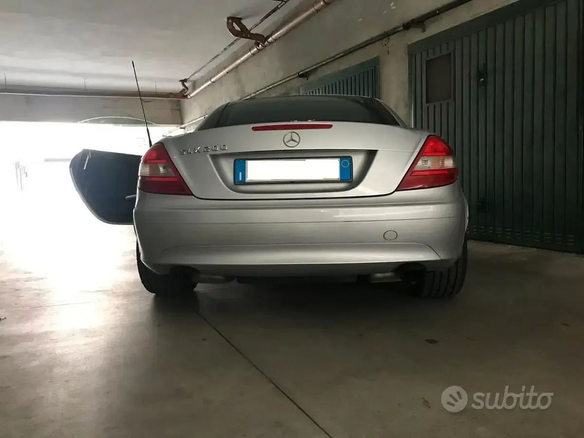 Usata Mercedes SLK200 163 CV (119 kW) 2006 Grigio Cabrio