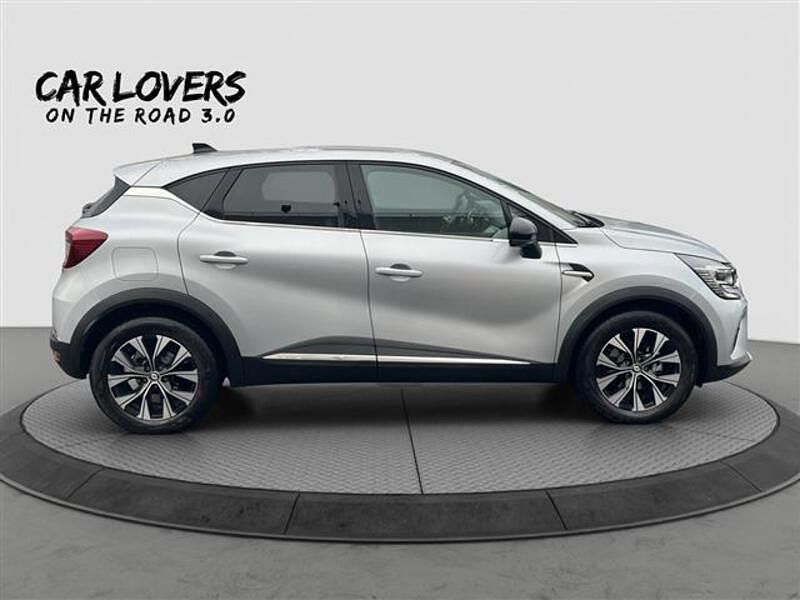 Usata Renault Captur Techno 145 CV (106 kW) 2023 Grigio chiaro SUV