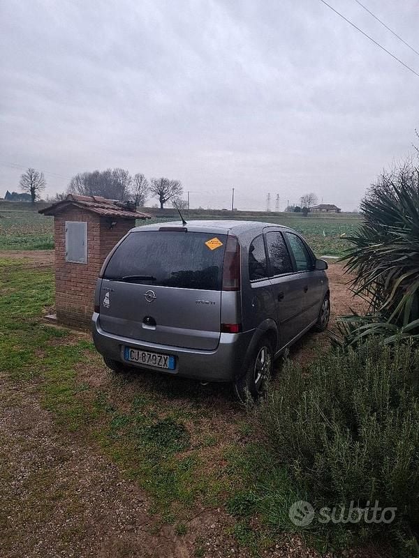 Usado Opel Meriva 101 CV (74 kW) 2004 Monovolumen