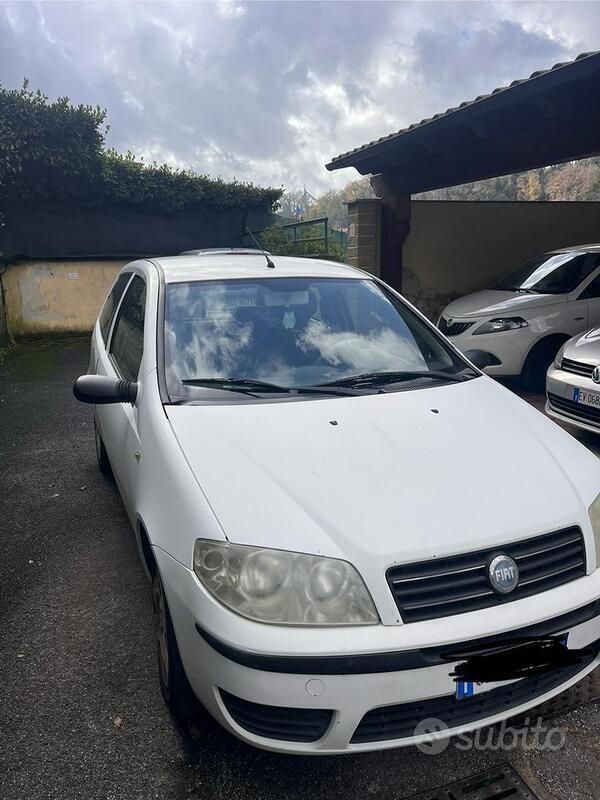 Bianco Usata 2004 Fiat Punto Due volumi | 2500 € - Immagine 1/4