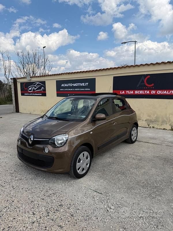 Usata Renault Twingo SE 71 CV (52 kW) 2015 Marrone Utilitaria