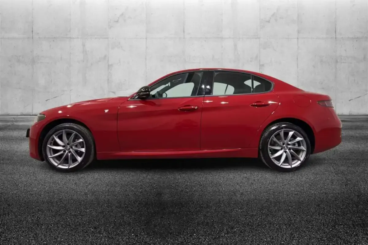 Usata Alfa Romeo Giulia 280 CV (205 kW) 2023 Rosso Berlina