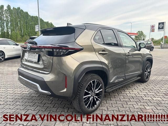 Usata Toyota Yaris Cross 92 CV (67 kW) 2022 Grigio SUV