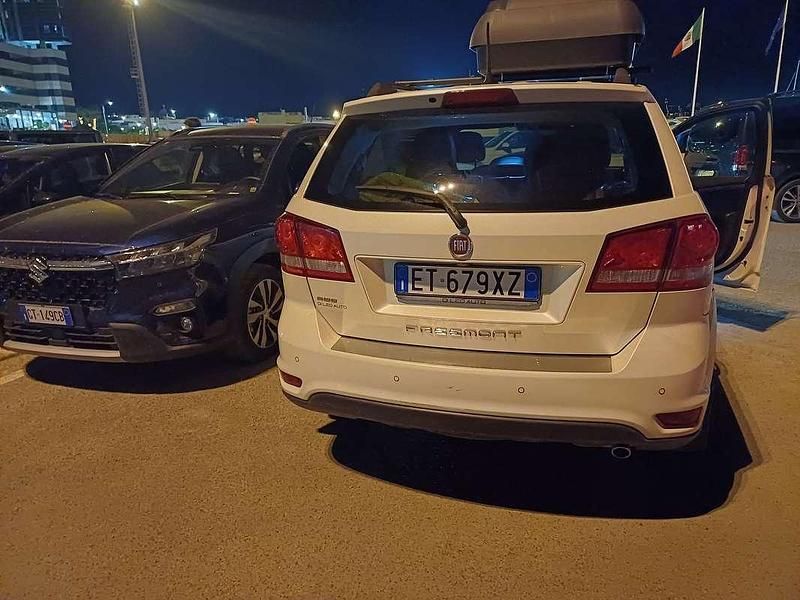 Bianco Usata 2014 Fiat Freemont Lounge SUV | 10.900 € (Molto cara) - Immagine 1/4