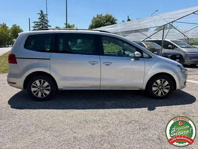 Usata VW Sharan Comfortline 140 CV (102 kW) 2011 Gray Monovolume