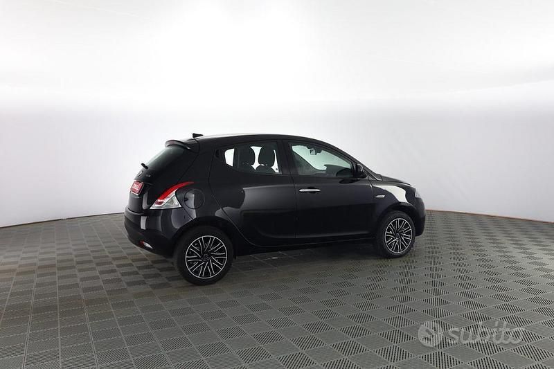 Usata Lancia Ypsilon S 69 CV (50 kW) 2023 Nero vulcano Utilitaria