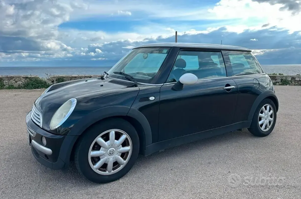 Usata Mini Cooper 116 CV (85 kW) 2003 Nero Utilitaria