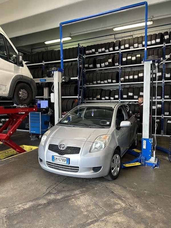 Usata Toyota Yaris Sol 87 CV (63 kW) 2007 Utilitaria