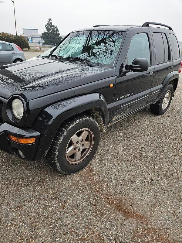Usata Jeep Cherokee 150 CV (110 kW) 2004 Nero SUV