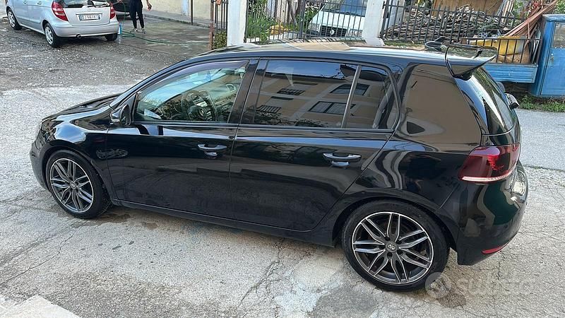 Usata VW Golf VI 105 CV (77 kW) 2009 Nero Utilitaria