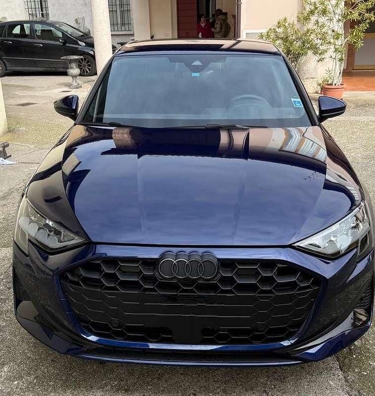 Usata Audi A3 Ambiente 150 CV (110 kW) 2025 Blu/azzurro Berlina