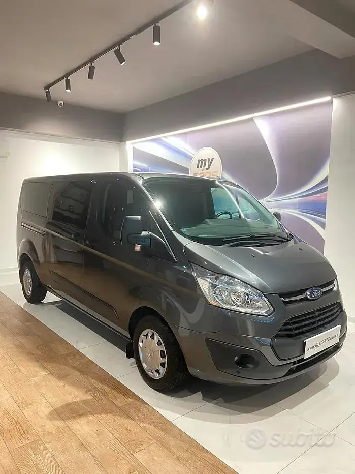 Usata Ford Tourneo Custom Trend 131 CV (96 kW) 2017 Grigio Furgone