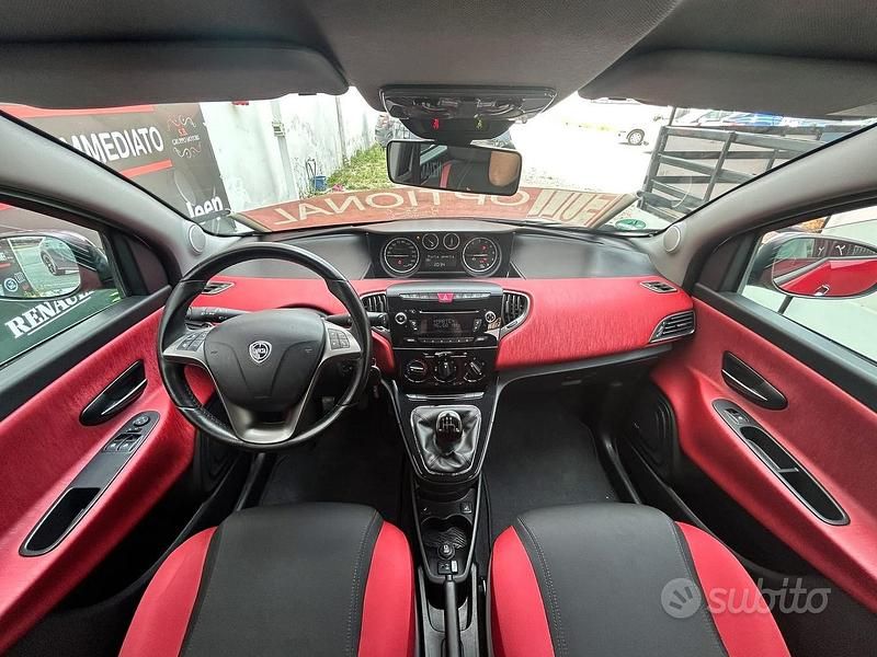 Usata Lancia Ypsilon 60 CV (44 kW) 2015 Rosso Utilitaria