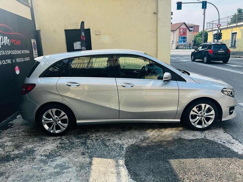 Usata Mercedes B200 Premium 136 CV (100 kW) 2018 Grigio Monovolume