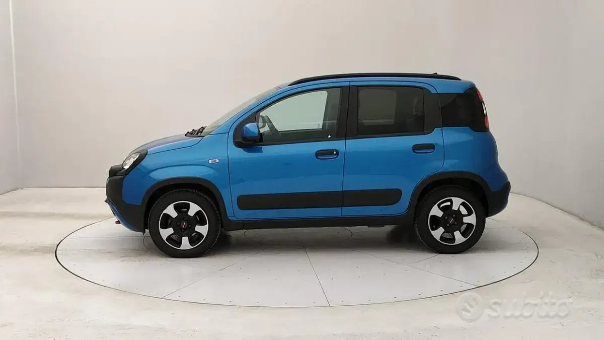 Usata Fiat Panda Cross Cross 69 CV (50 kW) 2024 Blu Utilitaria