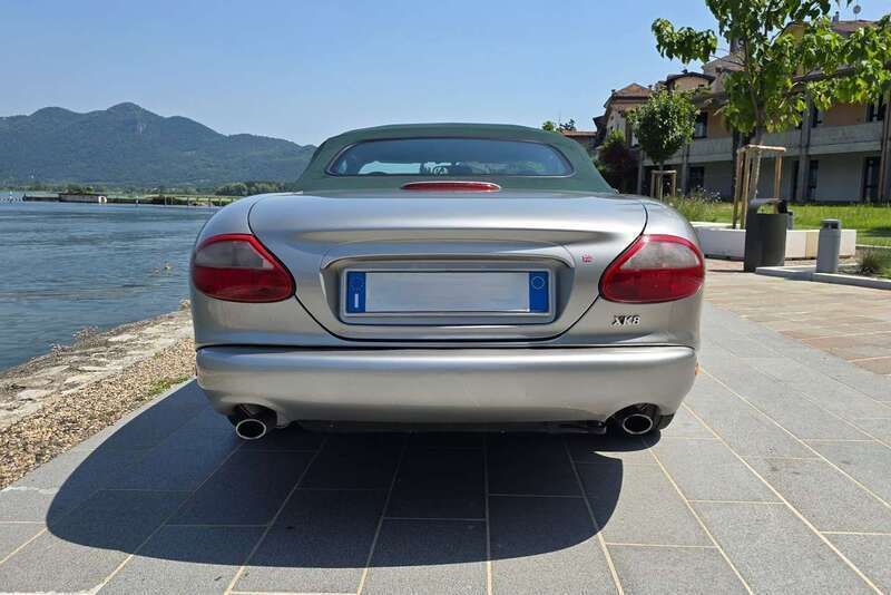 Usata Jaguar XK8 284 CV (208 kW) 1999 Argento Cabrio