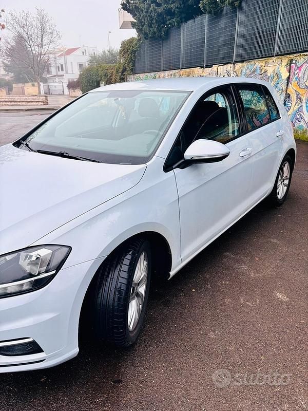 Usata VW Golf VII Business 116 CV (85 kW) 2018 Grigio Berlina
