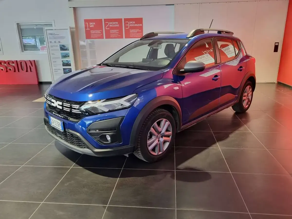 Usata Dacia Sandero Comfort 101 CV (74 kW) 2023 Iron Berlina