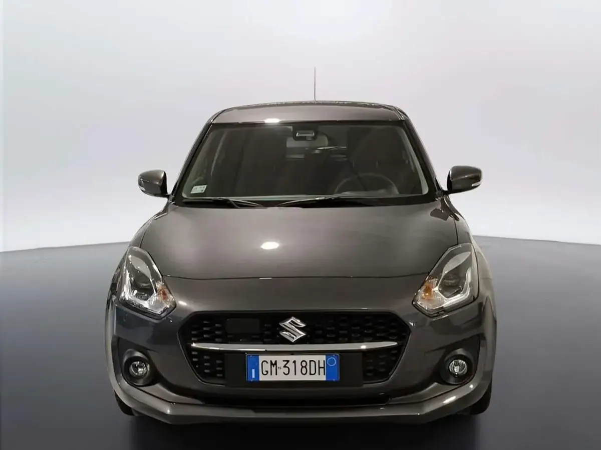 Usata Suzuki Swift 83 CV (61 kW) 2023 266 grigio acciaio Utilitaria