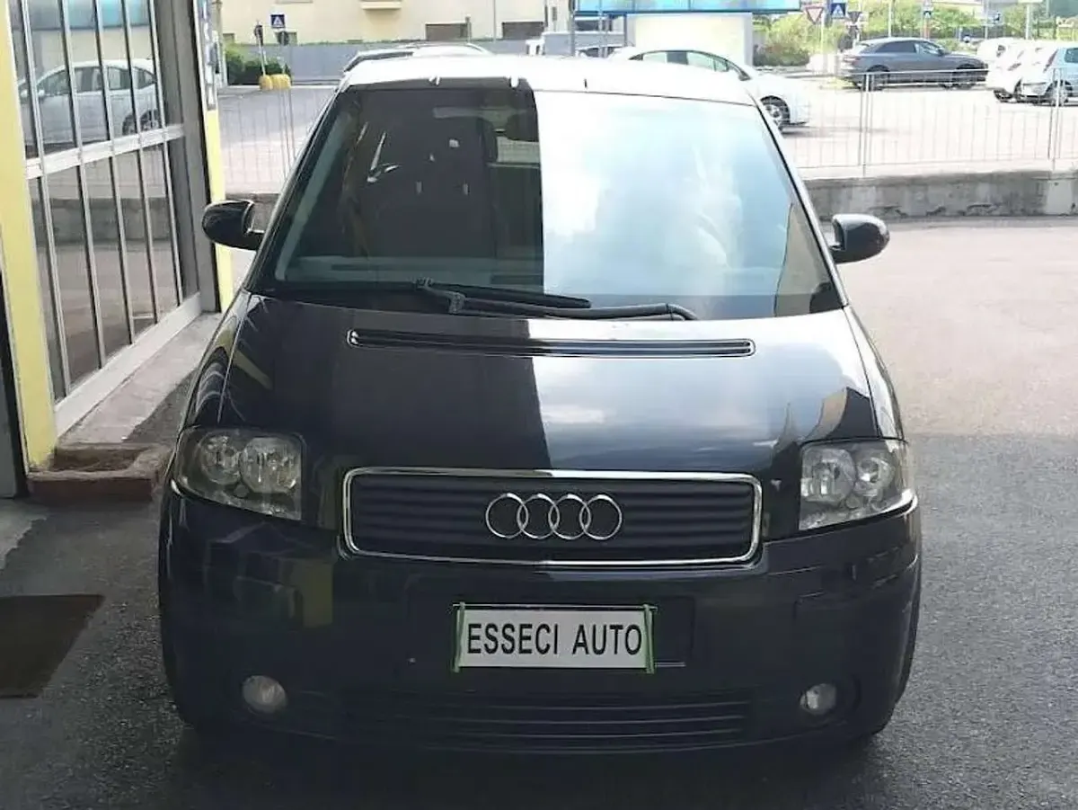 Usata Audi A2 Comfort 75 CV (55 kW) 2004 Nero metallizzato Utilitaria