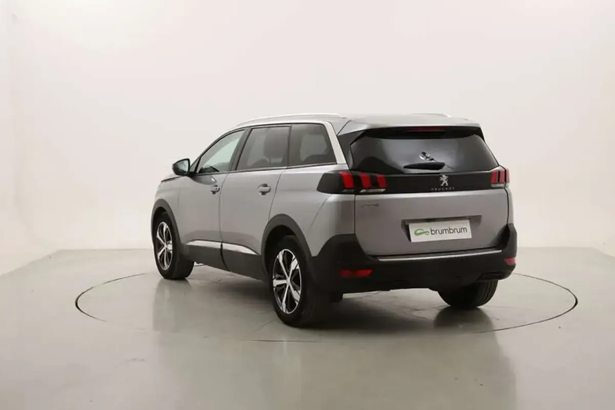 Usata Peugeot 5008 Allure 131 CV (96 kW) 2020 Argento SUV