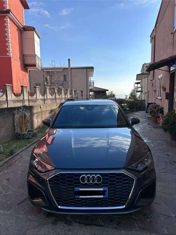 Grigio Usata 2021 Audi A3 Advanced Tre volumi | 29.000 € (Molto cara) - Immagine 1/4