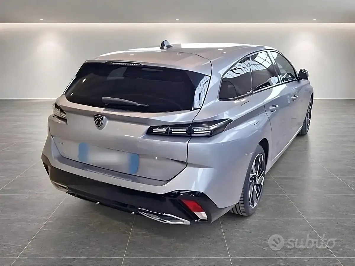 Usata Peugeot 308 Allure 131 CV (96 kW) 2024 Grigio Station wagon