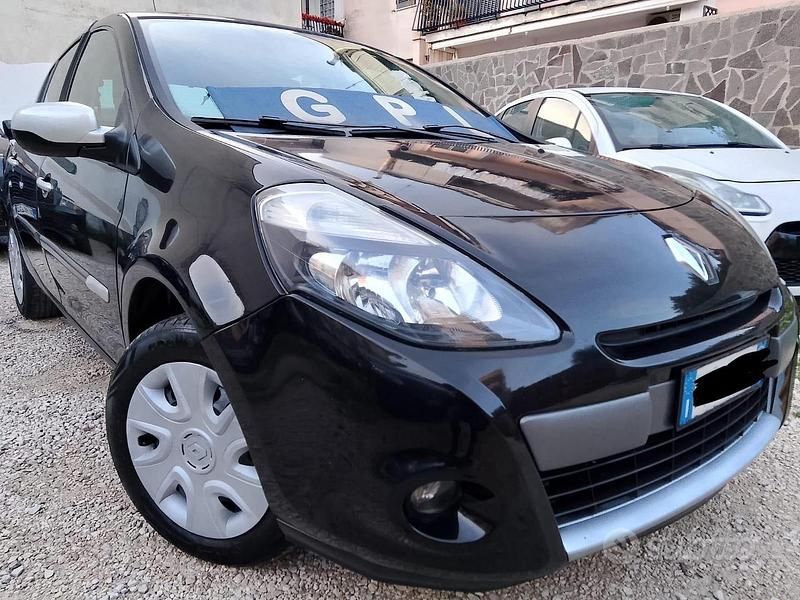 Usata Renault Clio II 74 CV (54 kW) 2011 Nero Berlina