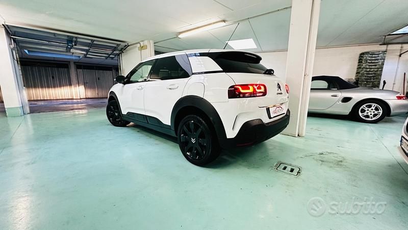 Gebraucht Citroën C4 Shine 110 PS (80 kW) 2019 Weiß Limousine