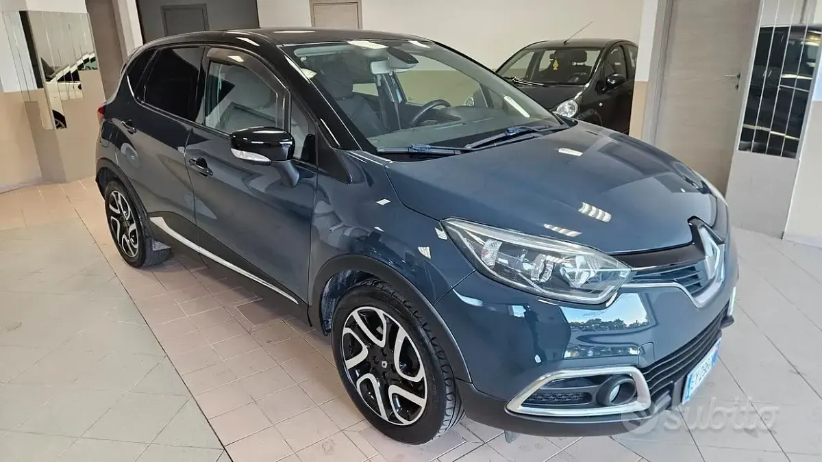Usata Renault Captur 90 CV (66 kW) 2015 Bluazzurro SUV