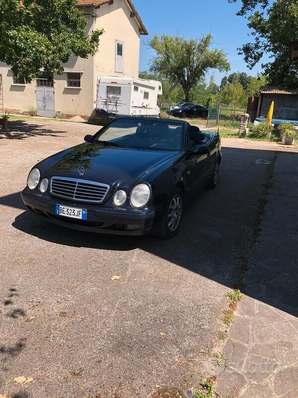 Usata Mercedes CLK230 193 CV (141 kW) 1998 Blu Cabrio