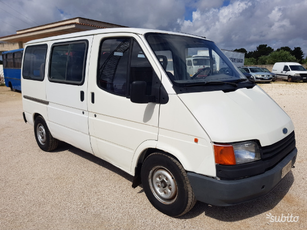 Venduto Ford Transit 2.5D autovettura. - auto usate in vendita