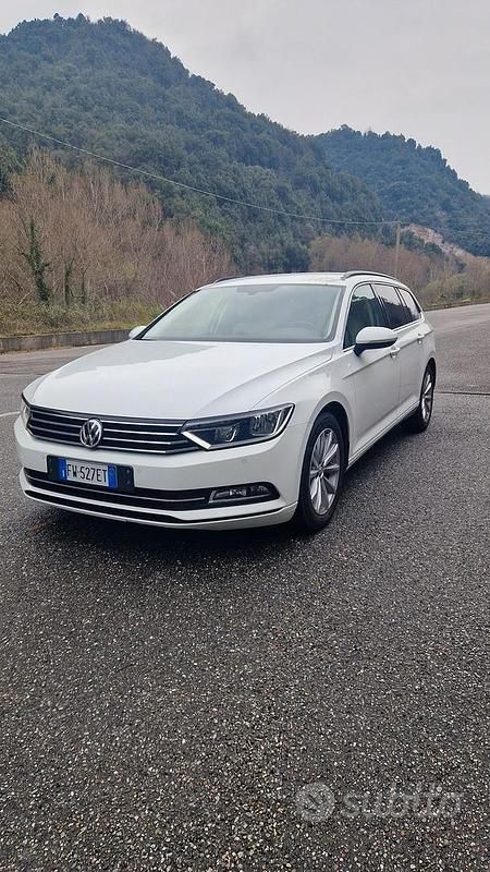 Usata VW Passat 150 CV (110 kW) 2019 Bianco Berlina