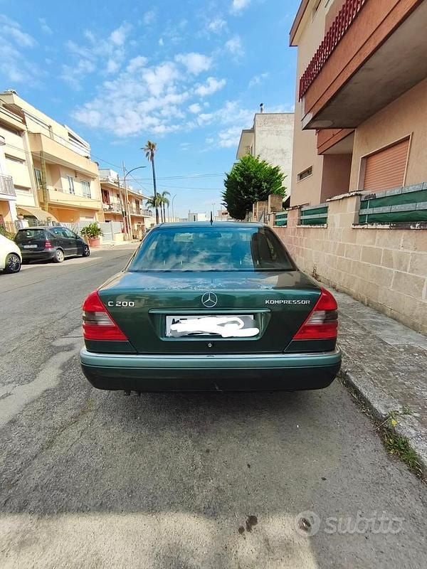 Usata Mercedes C200 Elegance 136 CV (100 kW) 1995 Verde Berlina