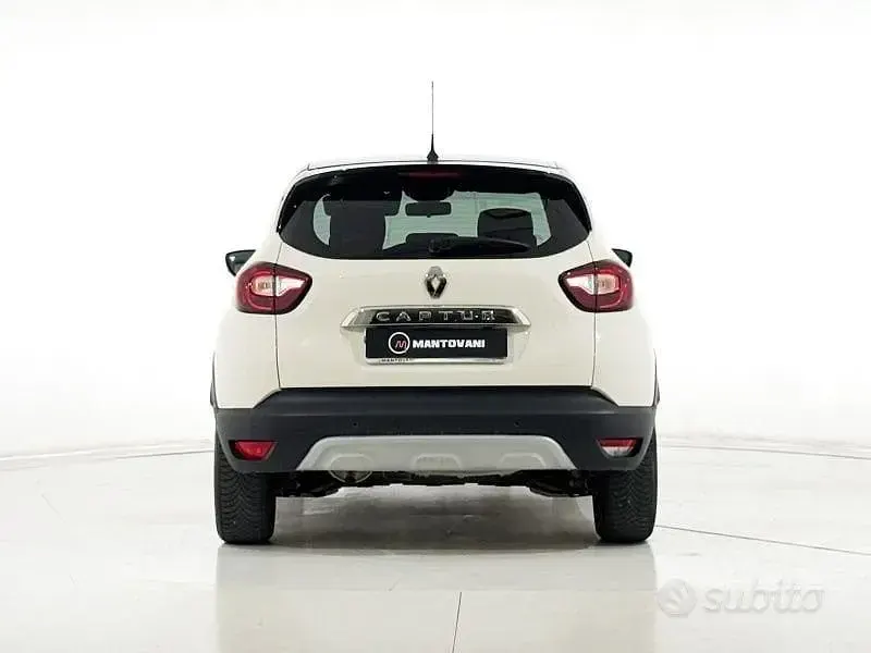 Usata Renault Captur 110 CV (80 kW) 2018 Beige SUV